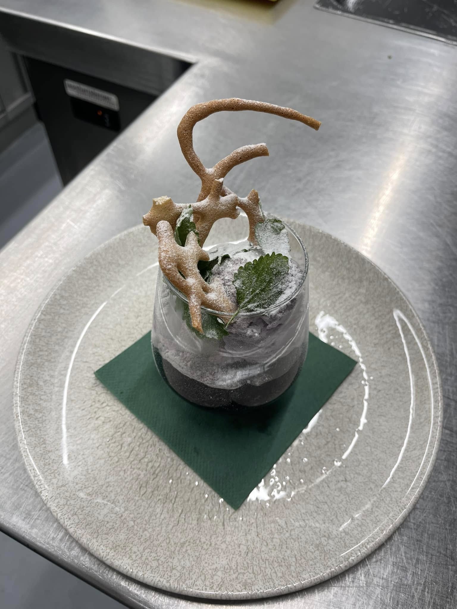 Beerensorbet im Glas